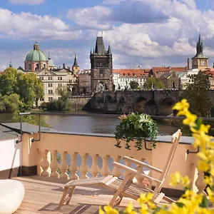Appartement Charles Bridge, Praag